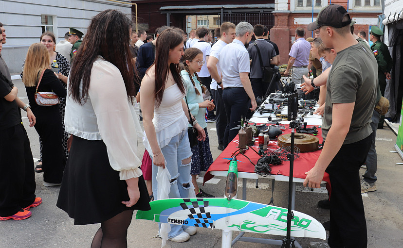 В Саратове школьники соревновались в управлении БПЛА
